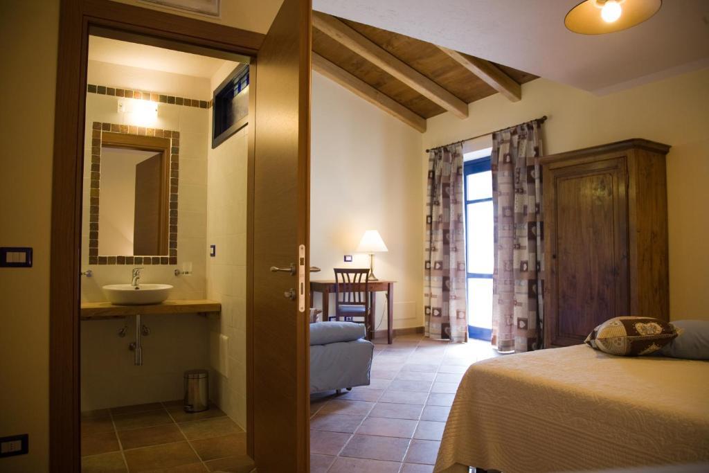 Roccaforte Mondovì Agriturismo Bio-Ecologico Sant'Isidoro الغرفة الصورة